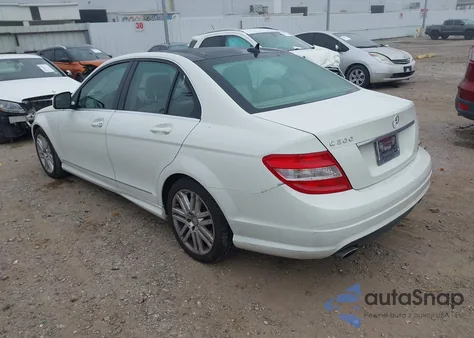 2009 Mercedes-Benz C 300 Luxury/Sport from USA, damaged, VIN WDDGF54X19R065827